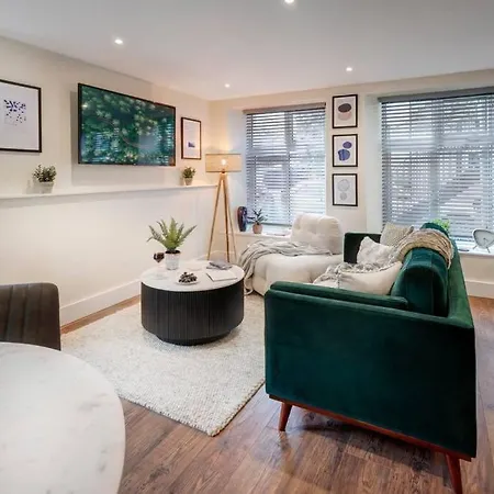 Modern One Bed In